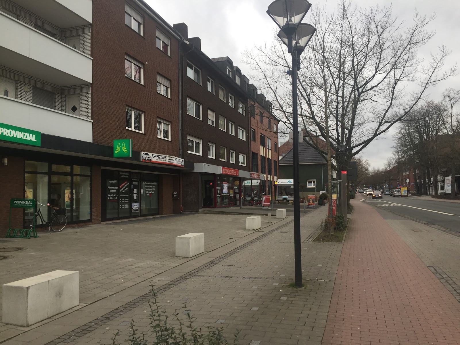 Marktallee in Münster-Hiltrup, Blick Richtung Änderungsschneiderei Ulu